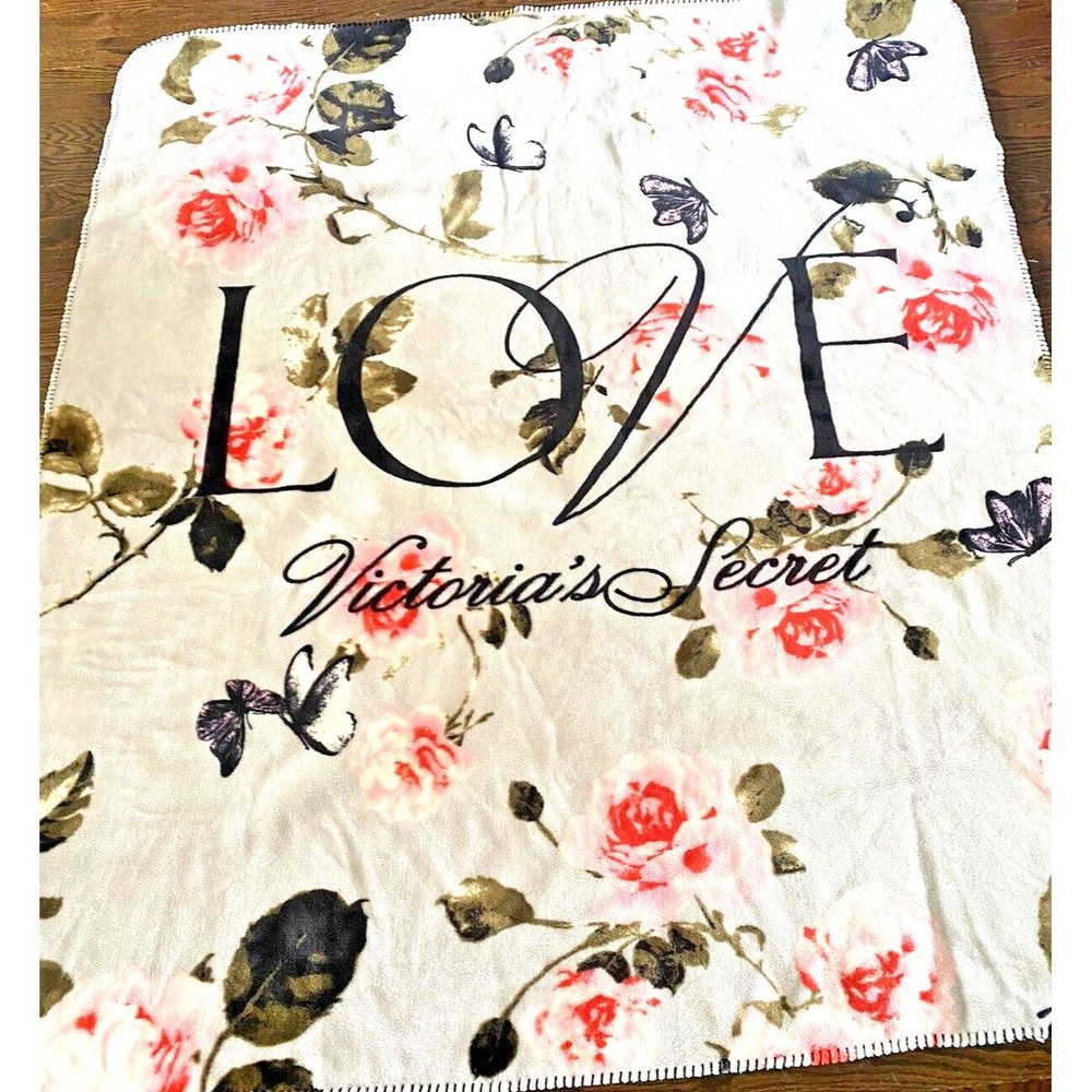 Victoria Secret blanket throw Love floral sherpa soft 50 x 60 inch great shape